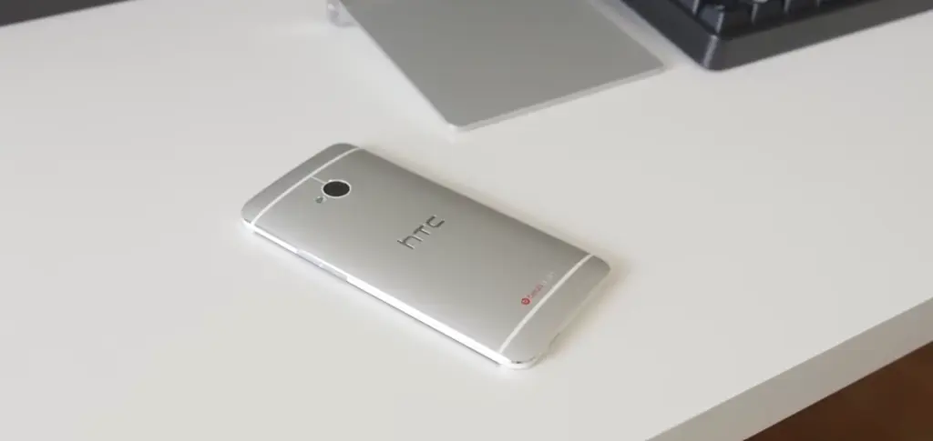 HTC One (M7)